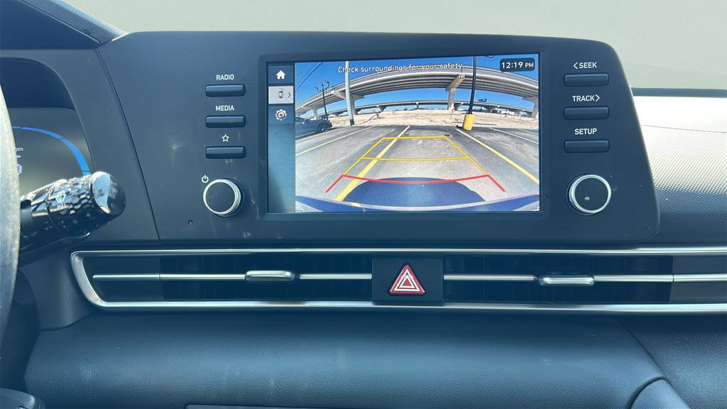 Certified 2025 Hyundai Elantra SE image 18