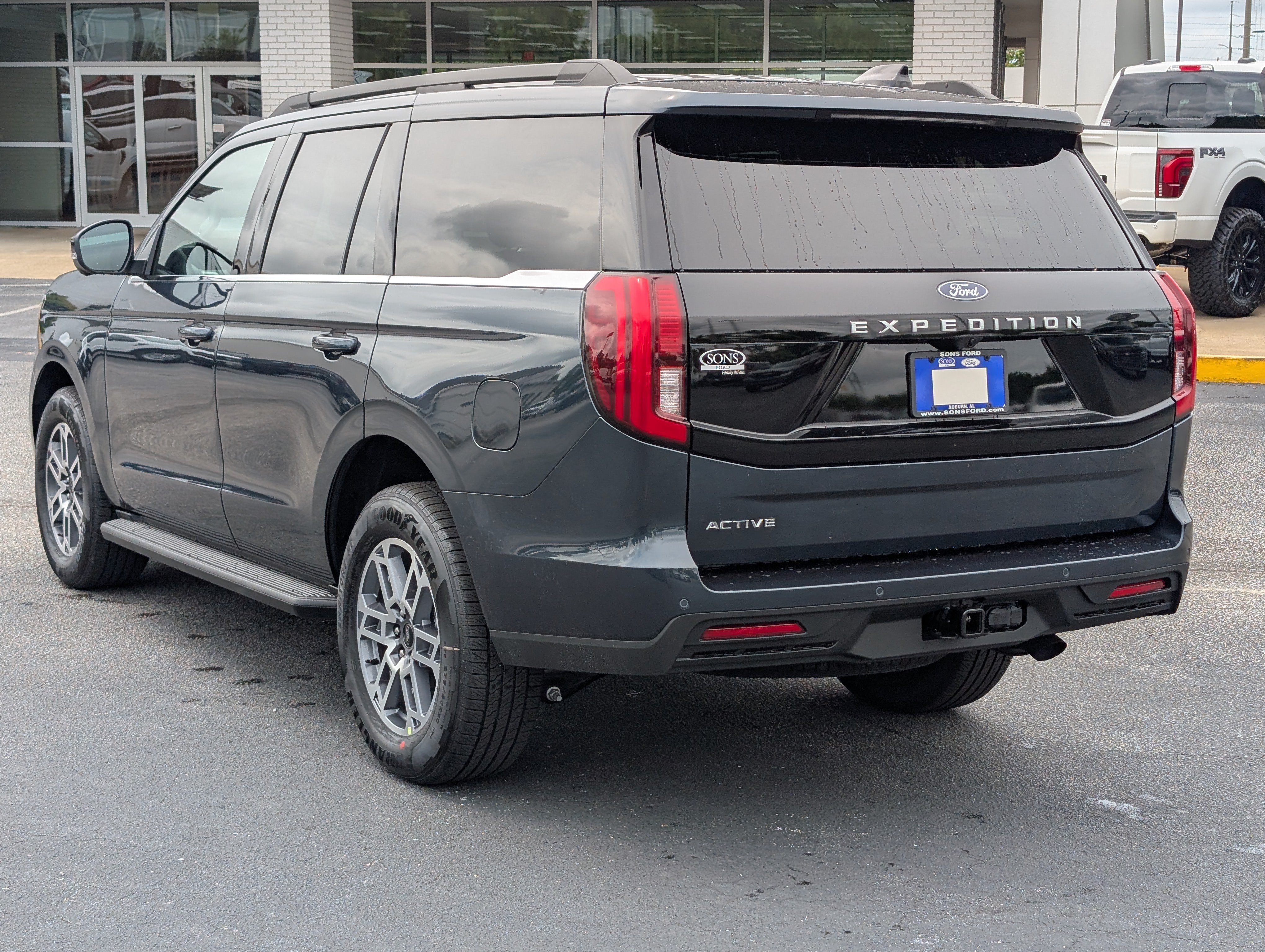 New 2026 Ford Expedition Active RWD image 13