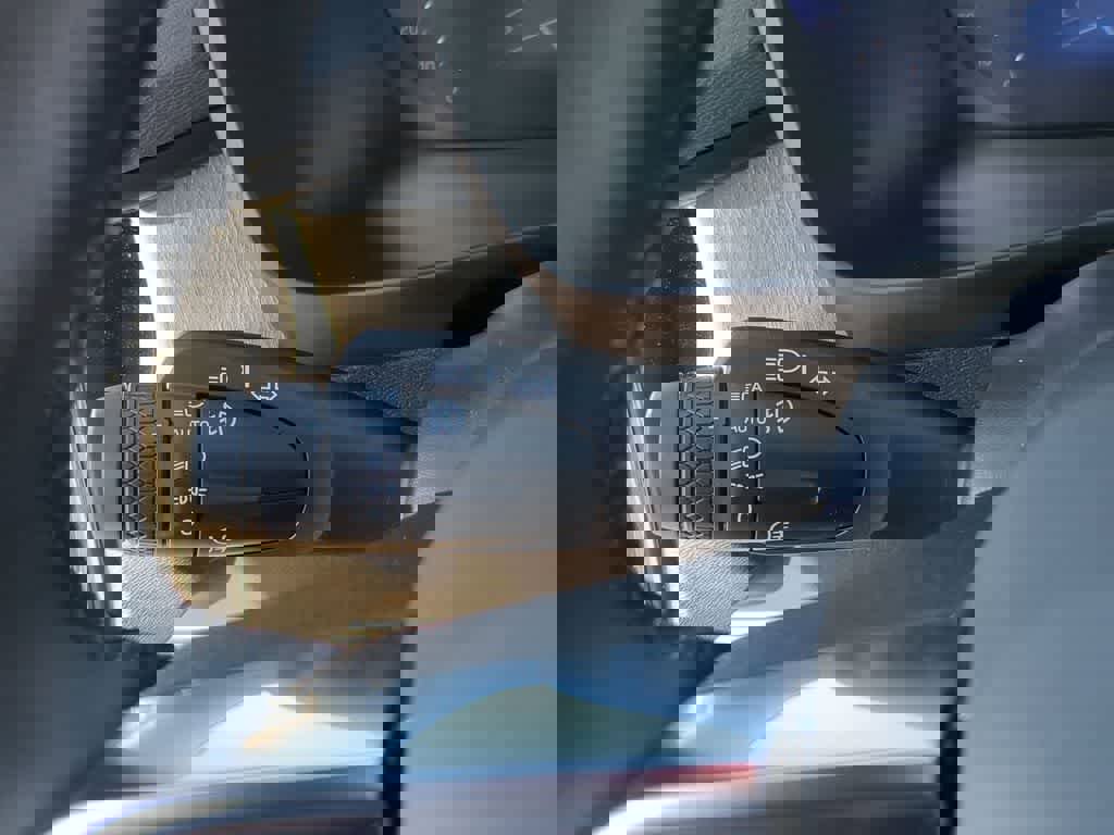 Used 2026 Volvo XC40 B5 Plus w/ Protection Package Premier image 25