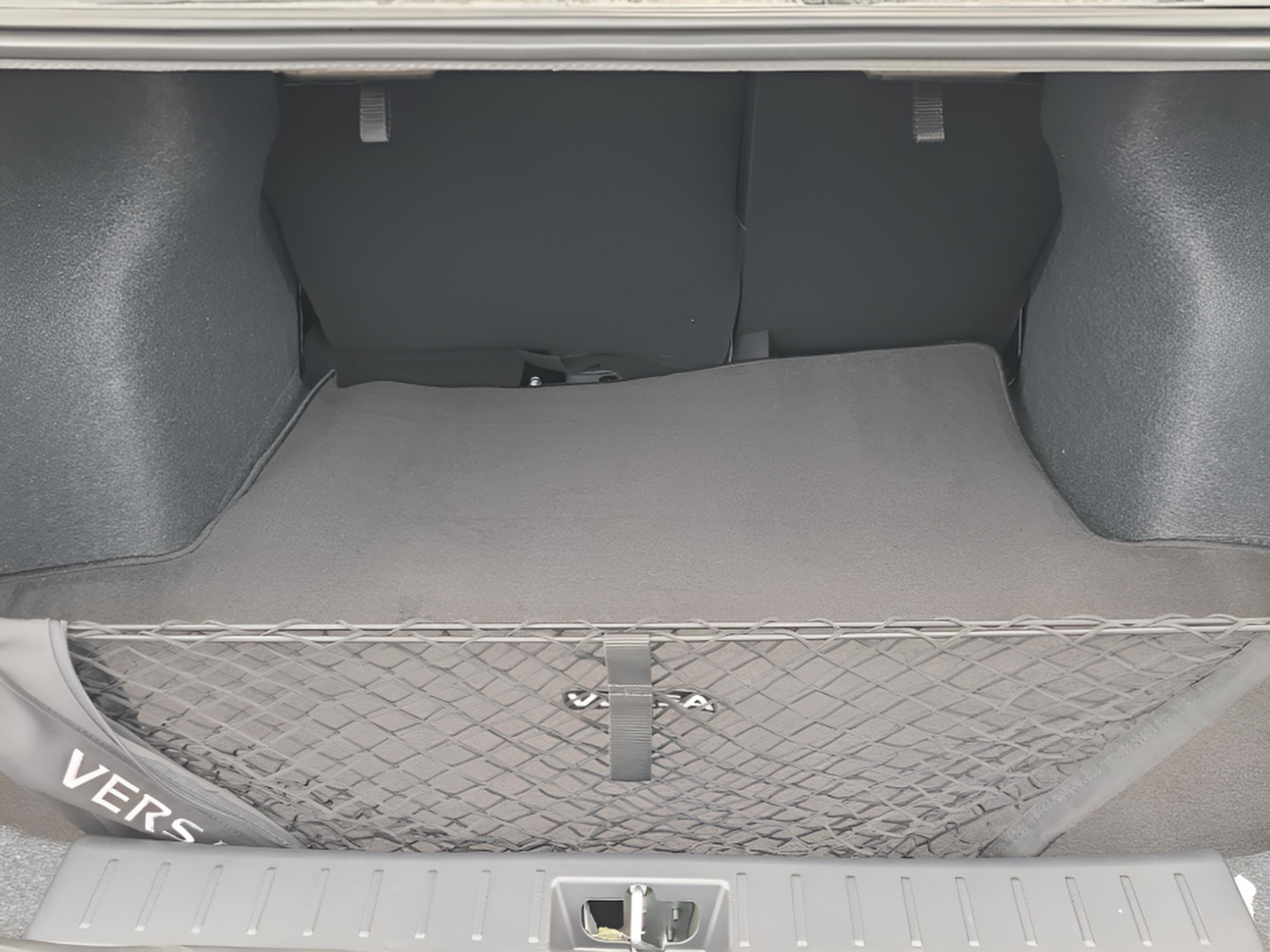 New 2025 Nissan Versa SR w/ Trunk Package FWD image 10