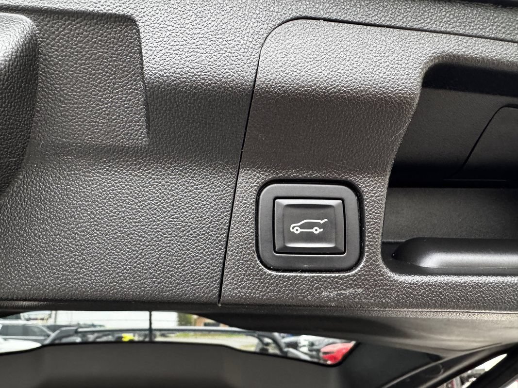 Used 2017 GMC Acadia SLE w/ Driver Alert Package I AWD/4WD image 40