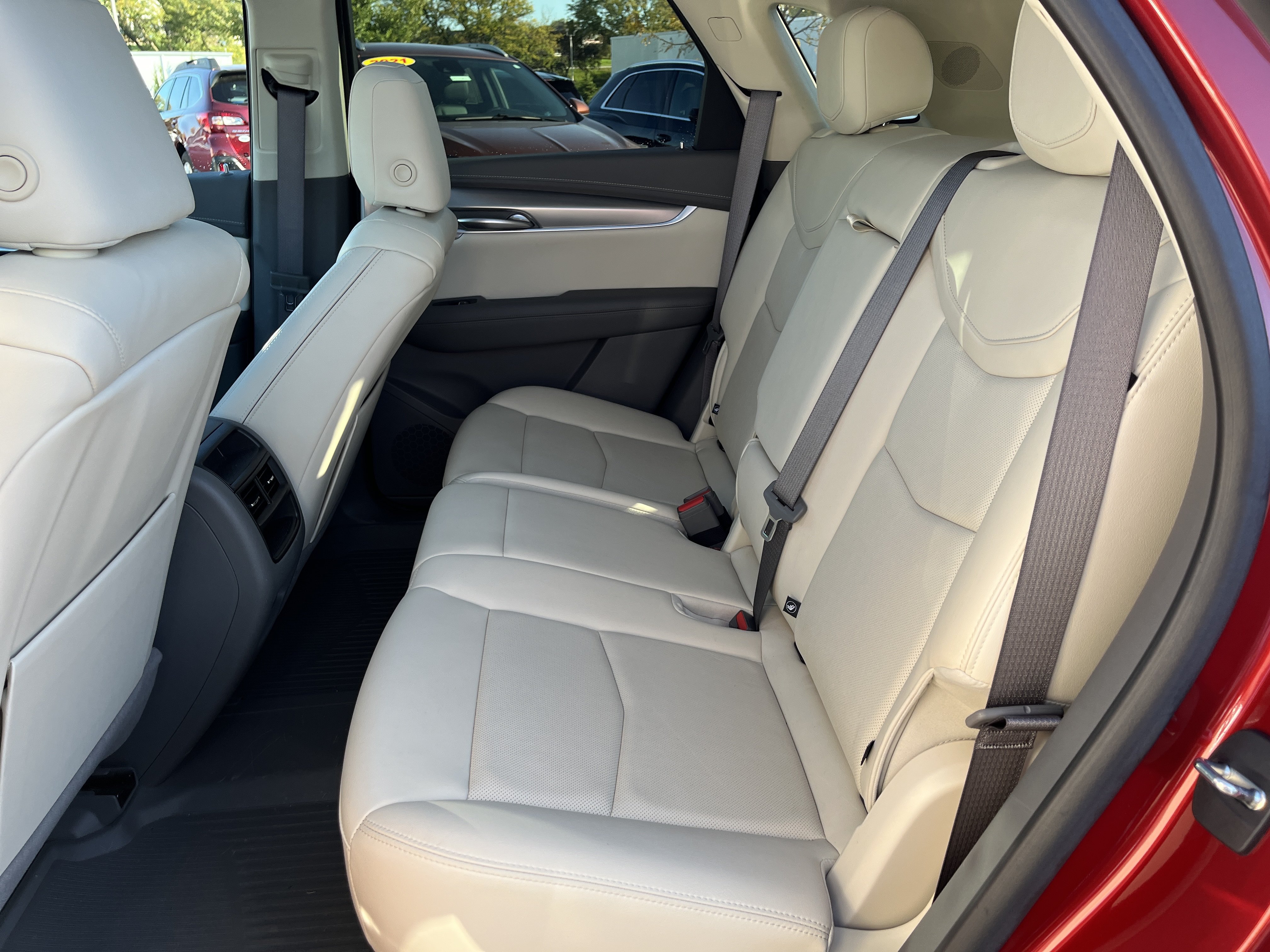Used 2024 Cadillac XT5 Premium Luxury w/ LPO, Floor Liner Package AWD/4WD image 15