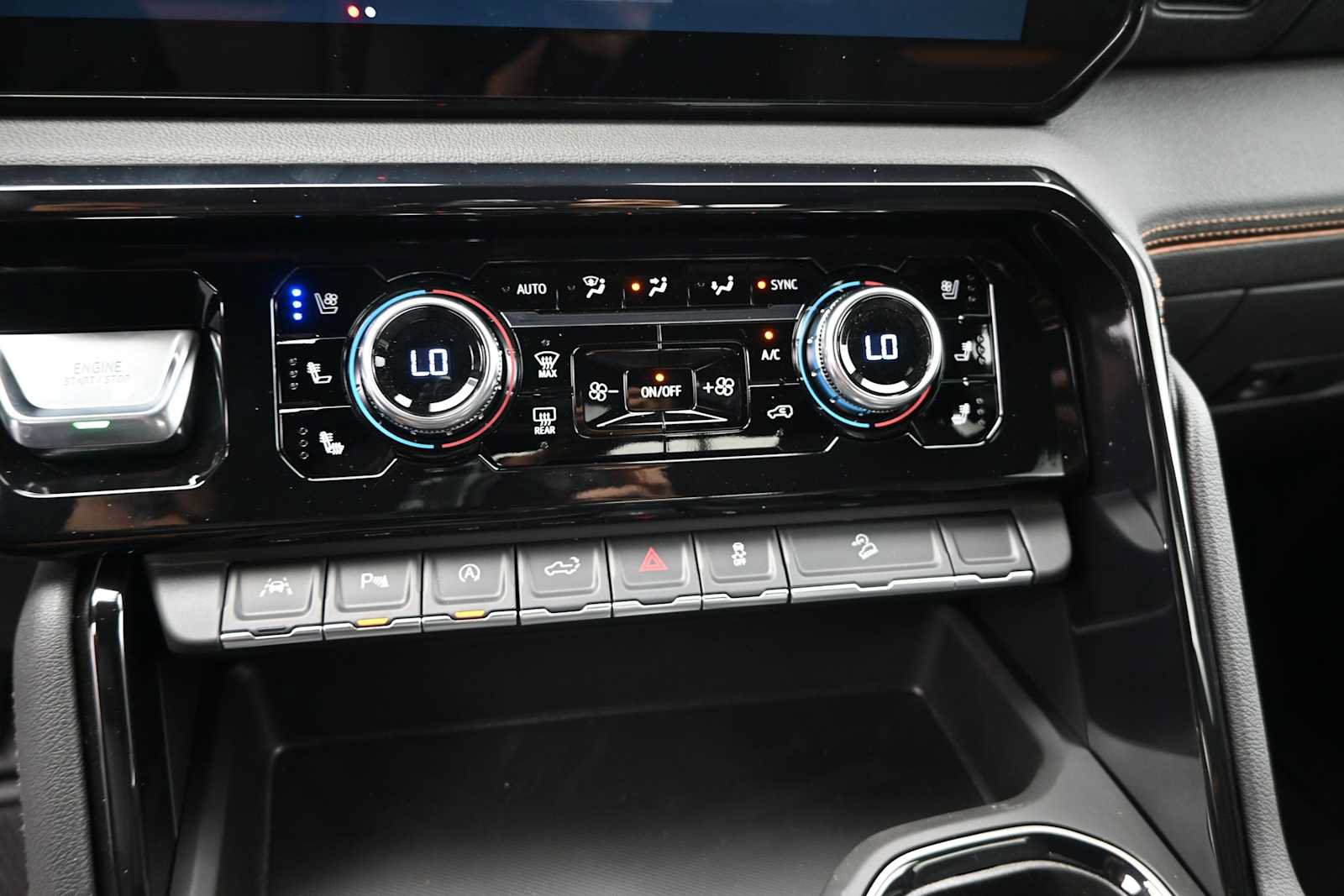 New 2026 GMC Sierra 1500 AT4 w/ AT4 Premium Package AWD/4WD image 24
