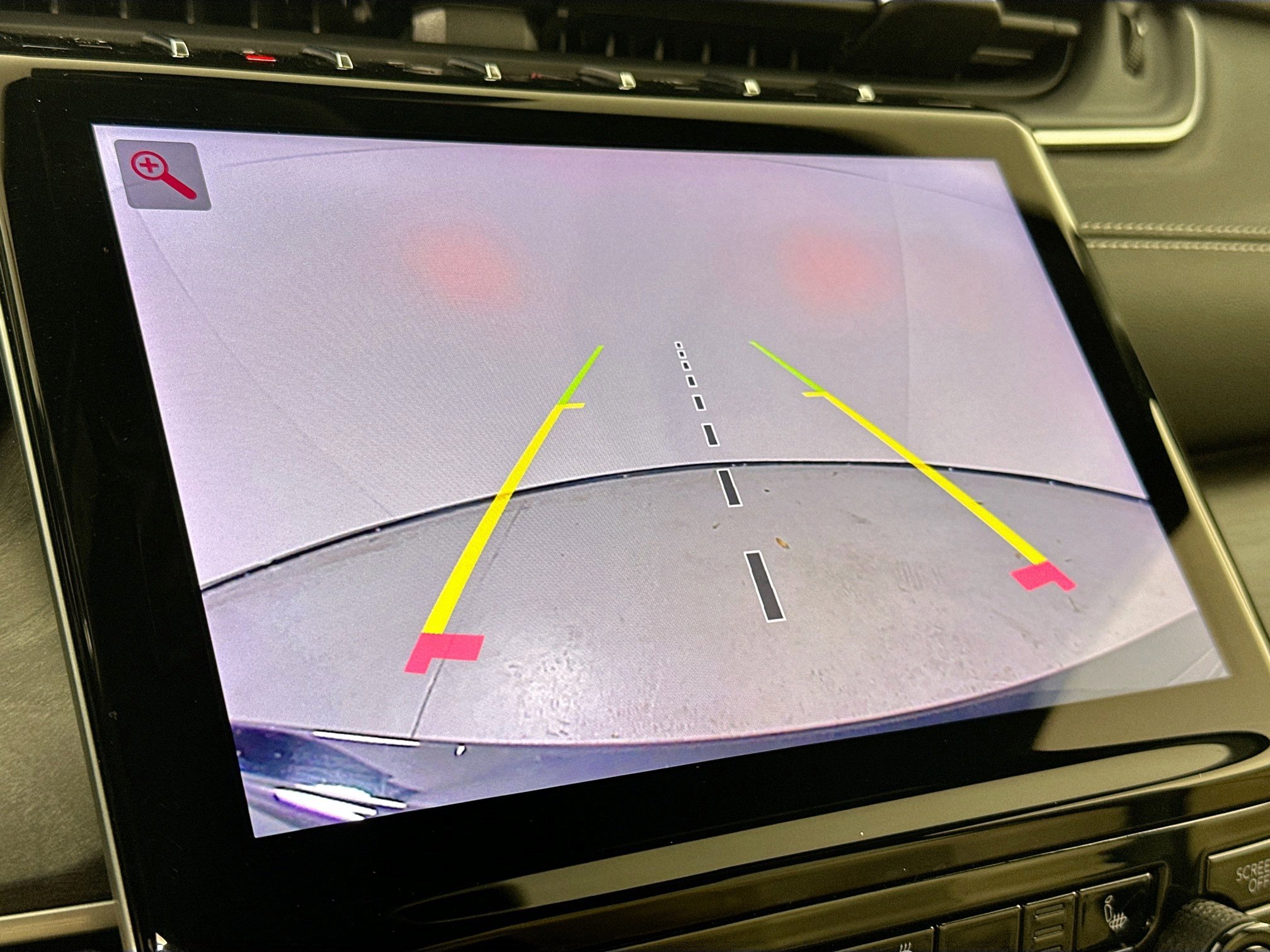 Used 2023 Jeep Grand Cherokee Limited w/ Black Appearance Package image 14