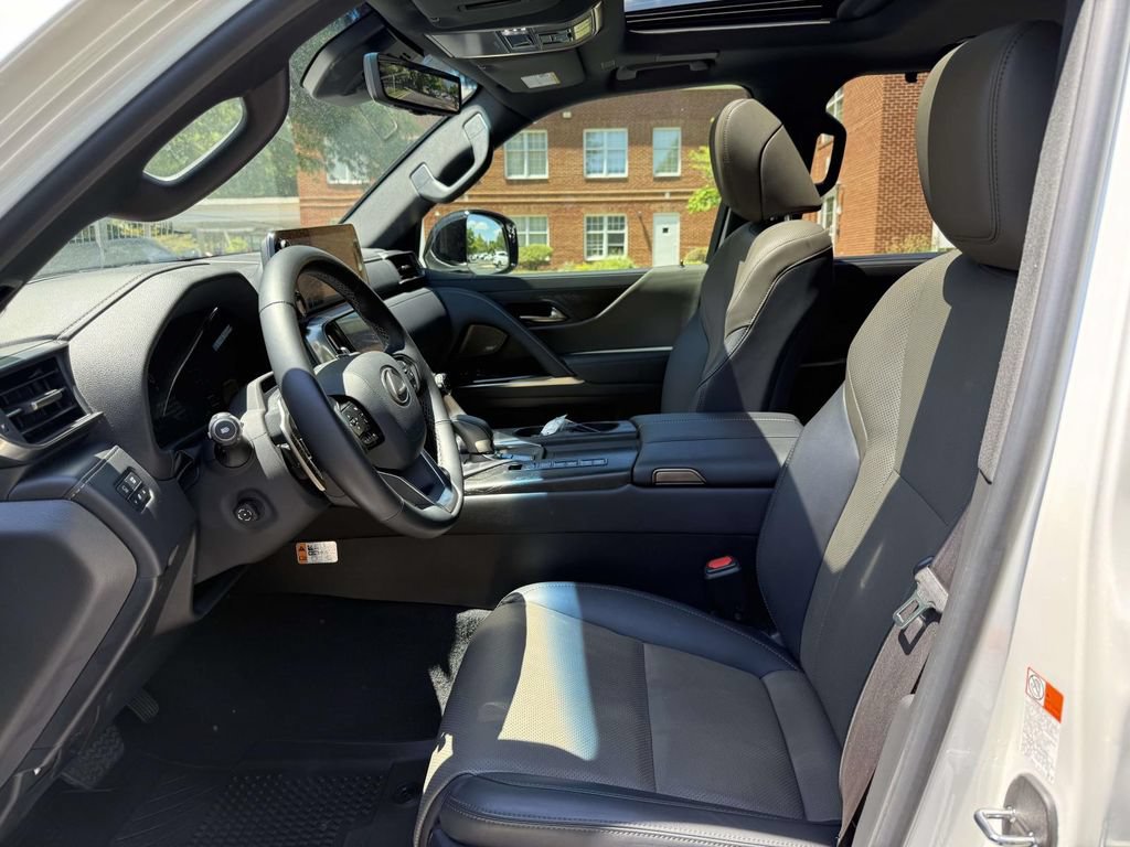 Used 2025 Lexus LX 700h Overtrail w/ Accessory Package (Z1) AWD/4WD image 13