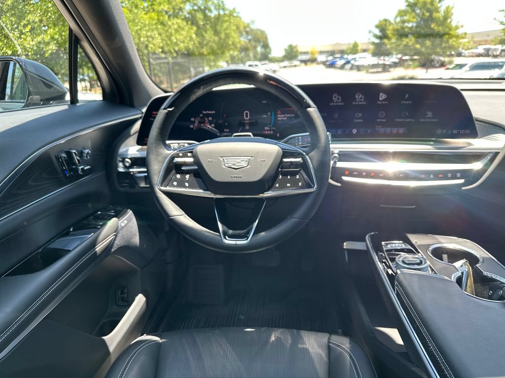 Certified 2025 Cadillac Lyriq Luxury w/ LPO, Floor Liner Package AWD/4WD image 34