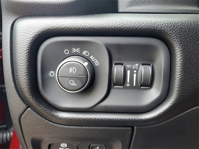 New 2026 RAM 1500 4x4 Crew Cab image 30