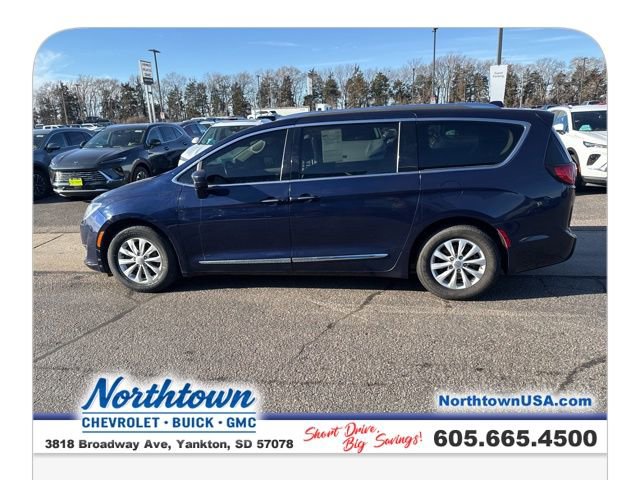 Used 2018 Chrysler Pacifica Touring-L image 8