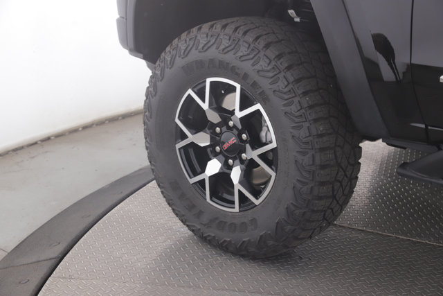 Used 2024 GMC Canyon AT4X AWD/4WD image 13
