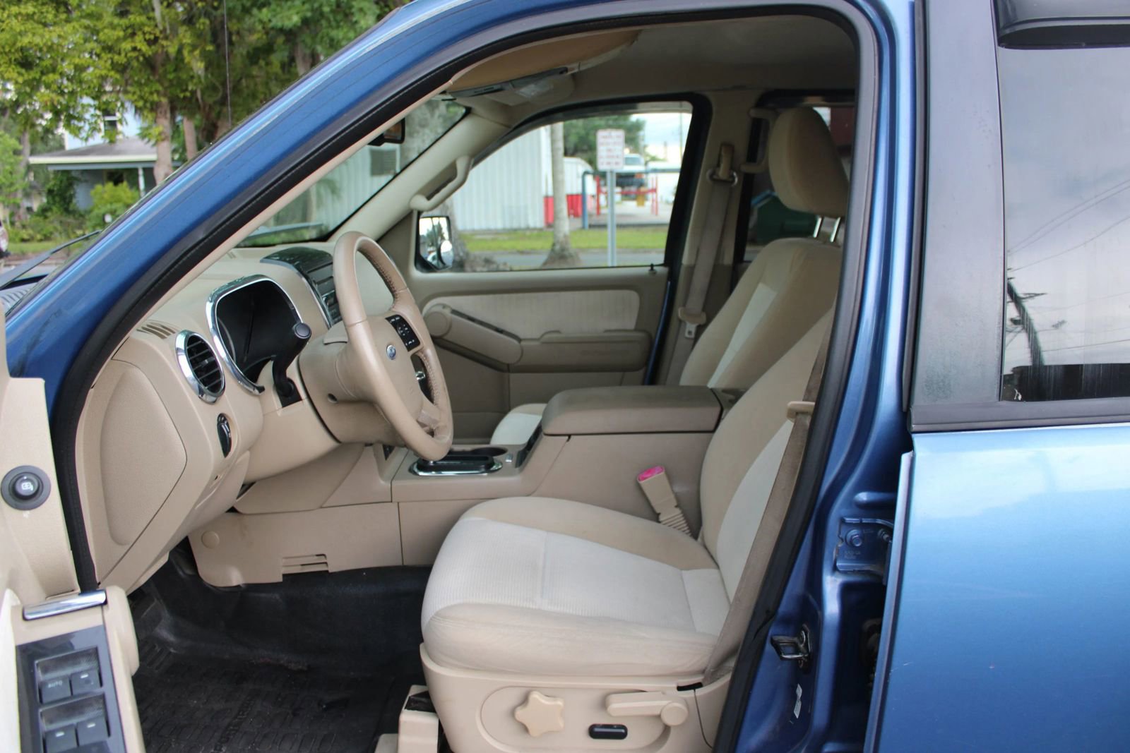 Used 2009 Ford Explorer Sport Trac XLT RWD image 6