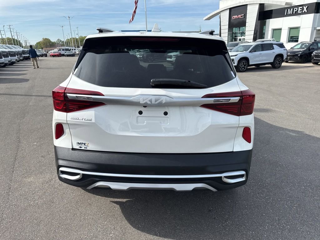 Used 2023 Kia Seltos EX AWD/4WD image 4