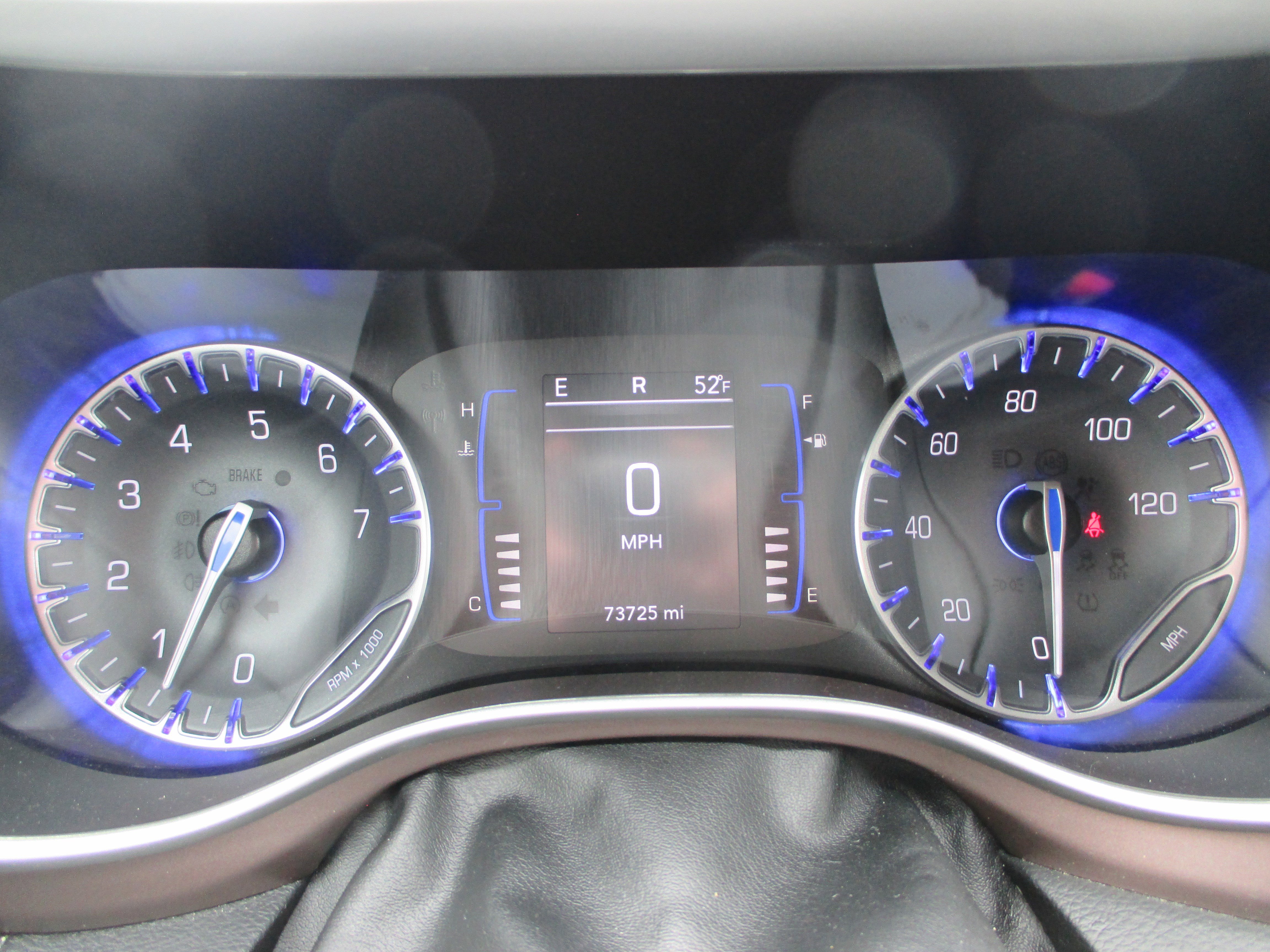 Used 2022 Chrysler Voyager LX FWD image 21