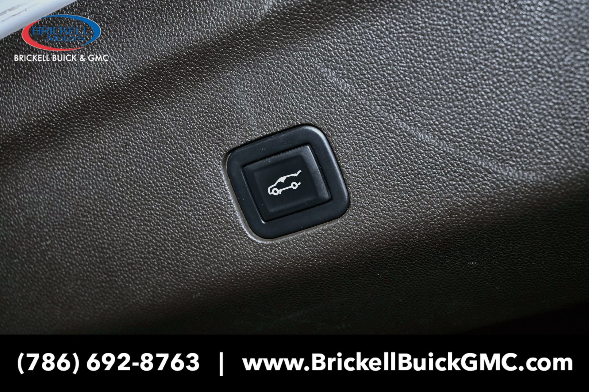 Used 2023 GMC Yukon XL SLT AWD/4WD image 14
