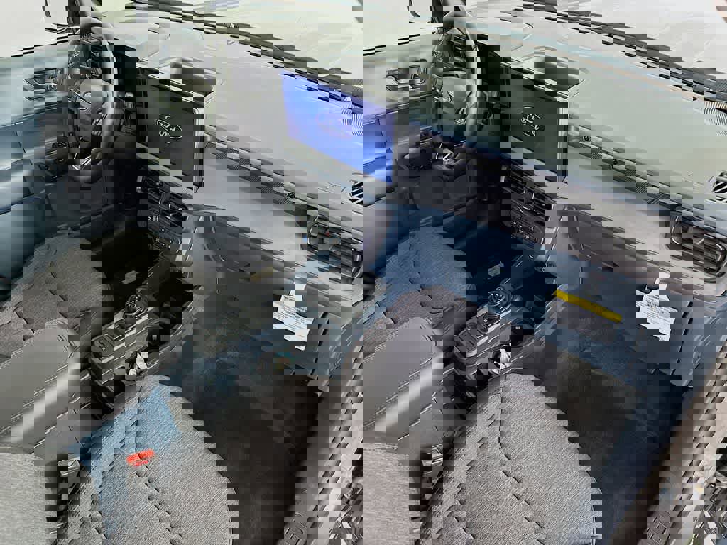 New 2025 Ford Maverick XLT w/ XLT Luxury Package image 31