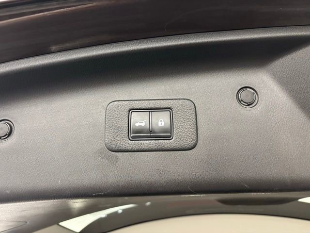 Used 2021 Nissan Armada SL w/ Captain's Chairs Package RWD image 40