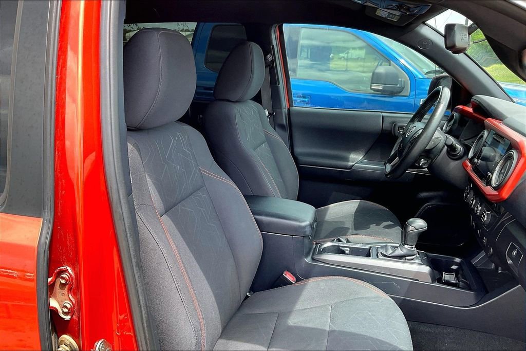 Used 2017 Toyota Tacoma TRD Off-Road w/ Tow Package (A/T) image 24