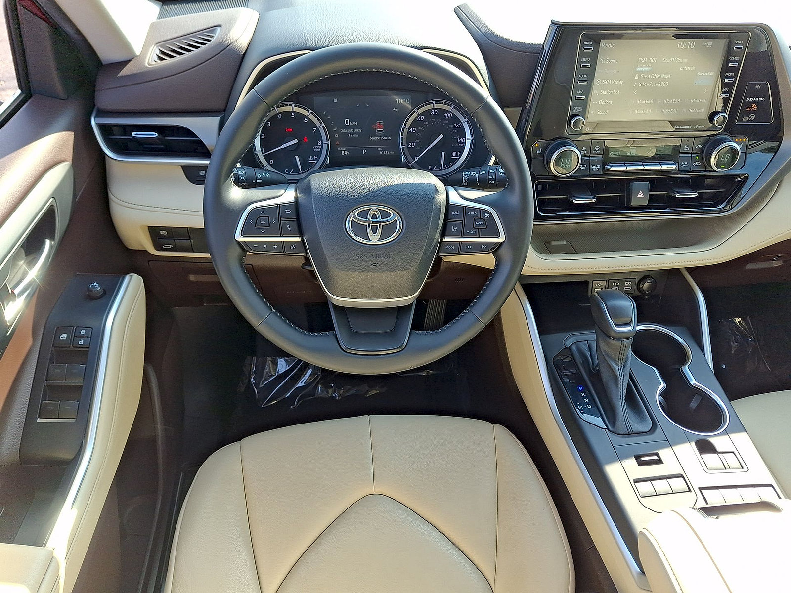 Used 2022 Toyota Highlander XLE AWD/4WD image 21