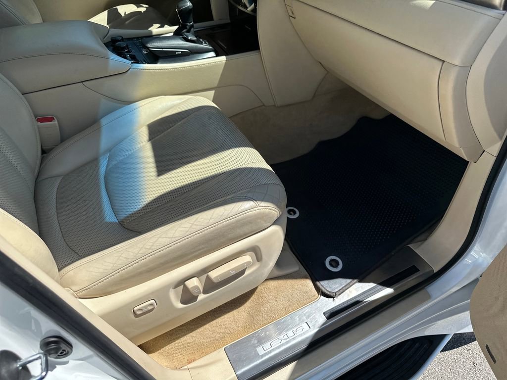 Used 2020 Lexus LX 570 4WD w/ Luxury Package image 39