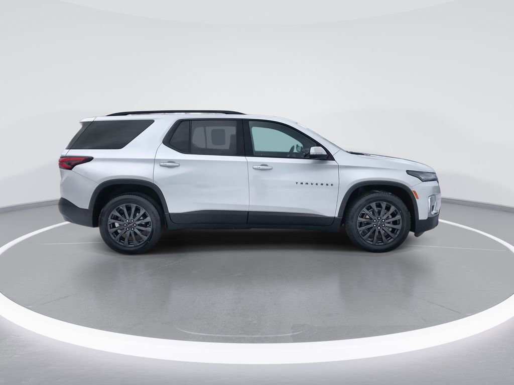 Used 2023 Chevrolet Traverse RS image 9