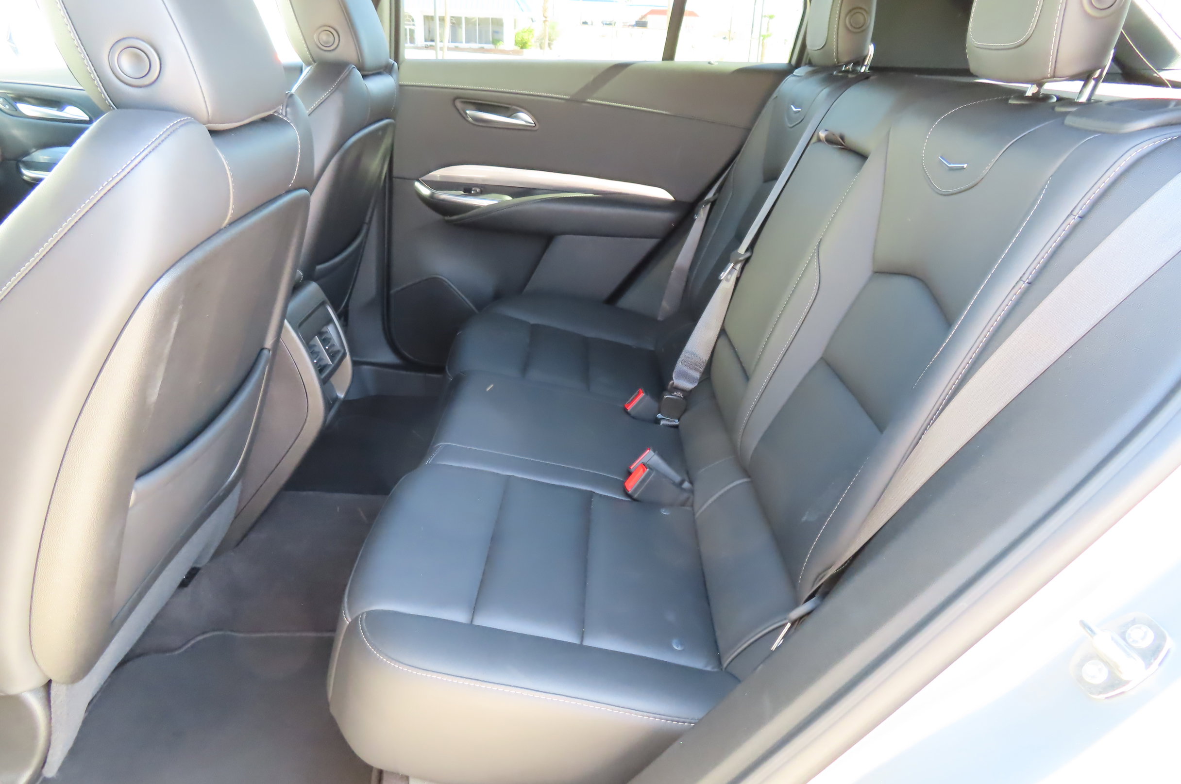 Used 2024 Cadillac XT4 Premium Luxury image 13