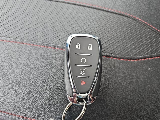 Used 2023 Chevrolet Traverse RS image 39