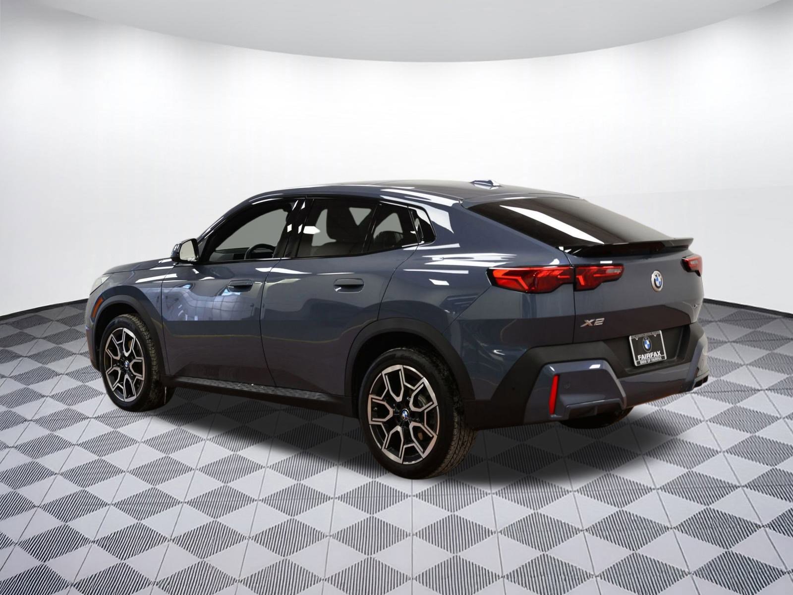 Certified 2025 BMW X2 xDrive28i image 3