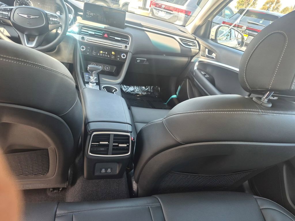 Used 2026 Genesis G70 2.5T image 25