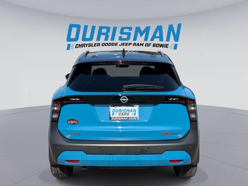 Used 2025 Nissan Kicks SR w/ Illumination Package AWD/4WD image 3