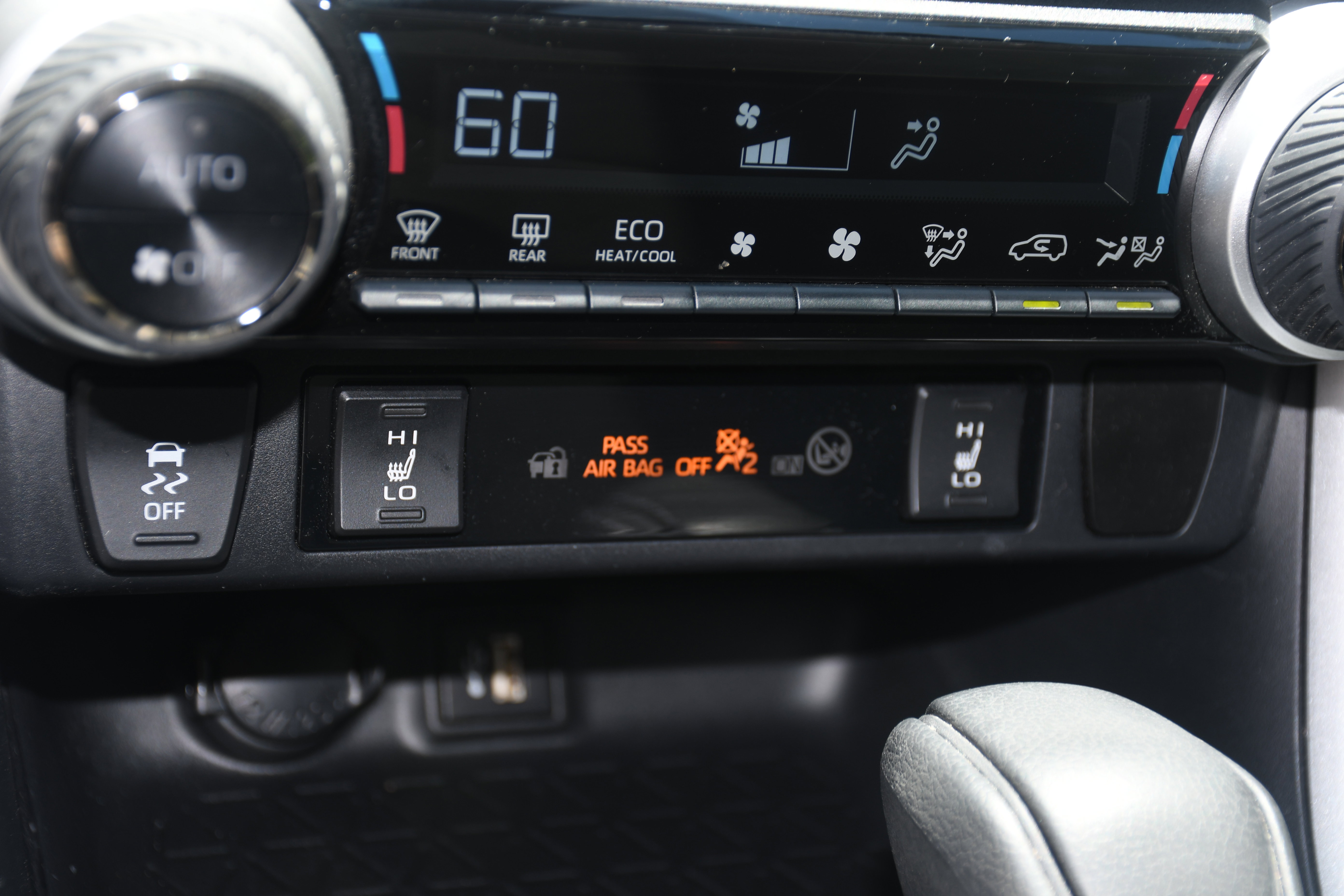 Certified 2024 Toyota RAV4 XLE w/ Convenience Package AWD/4WD image 15