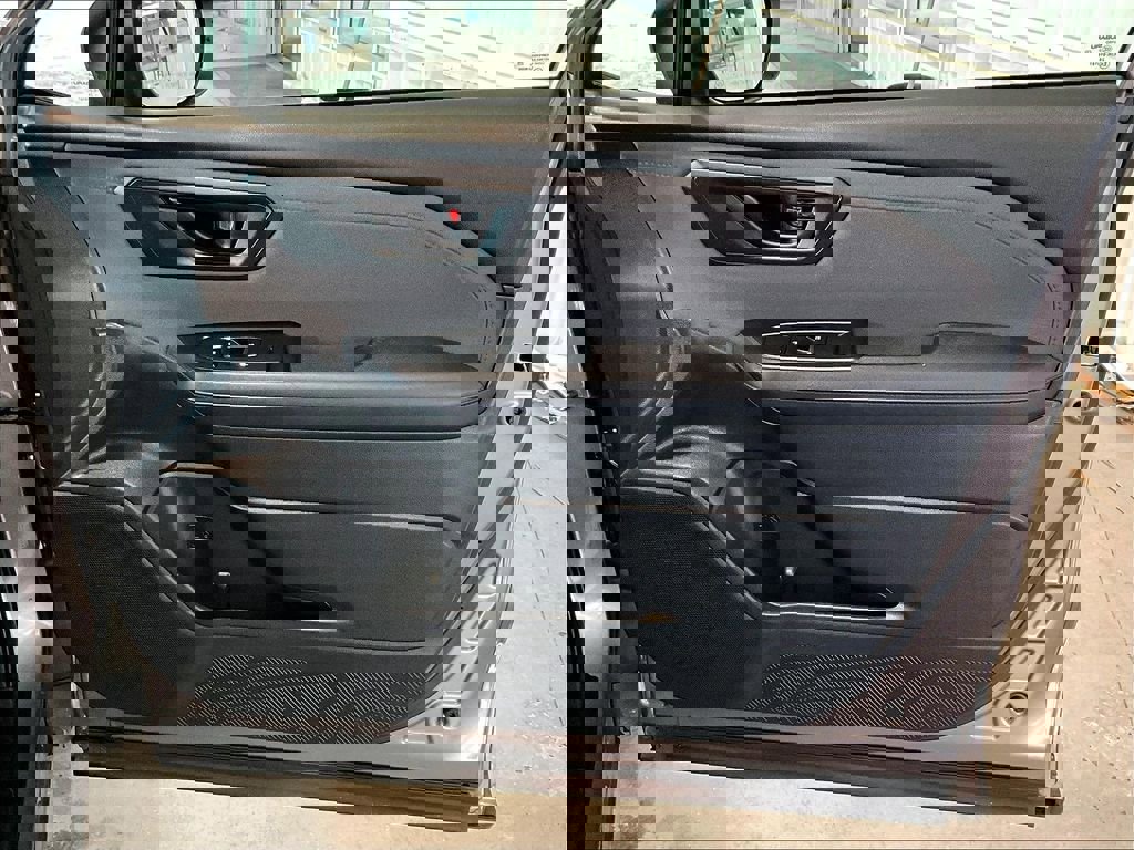 Used 2025 Subaru Forester Premium AWD/4WD image 12