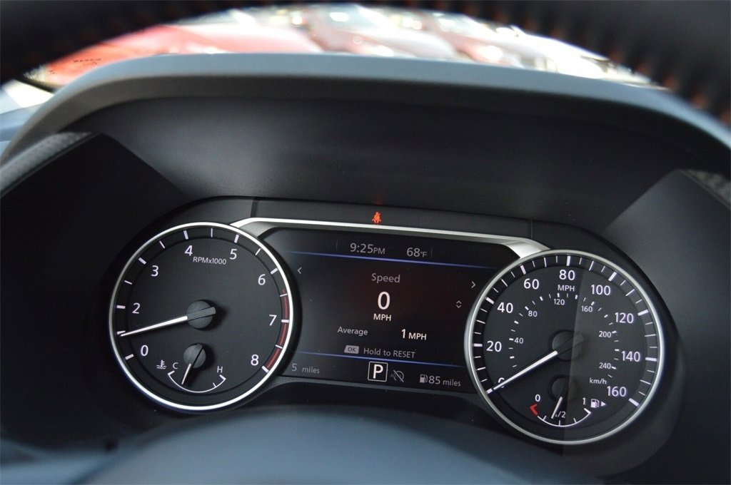 Used 2025 Nissan Sentra SR w/ SR Premium Package FWD image 27
