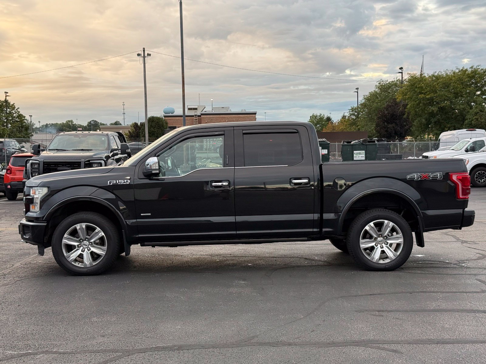 Used 2015 Ford F150 Platinum w/ Equipment Group 701A Luxury AWD/4WD image 7