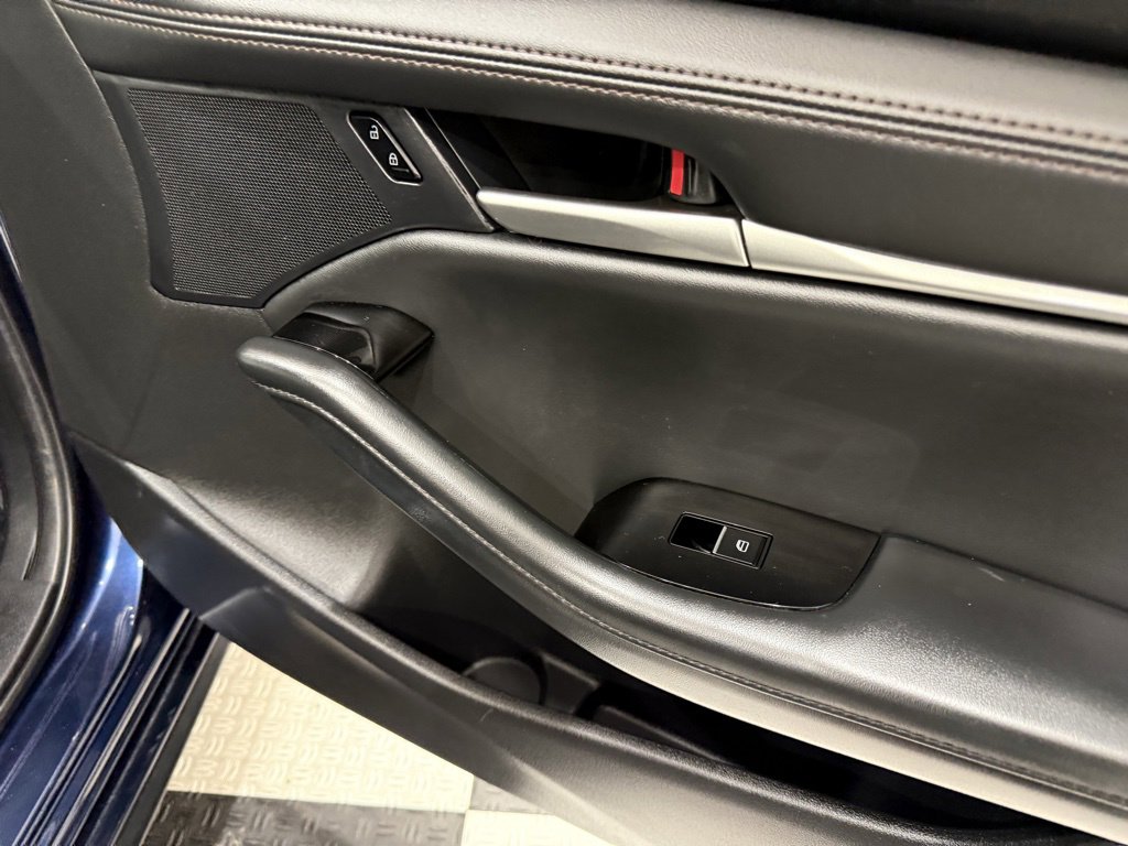 Used 2024 MAZDA MAZDA3 s image 19