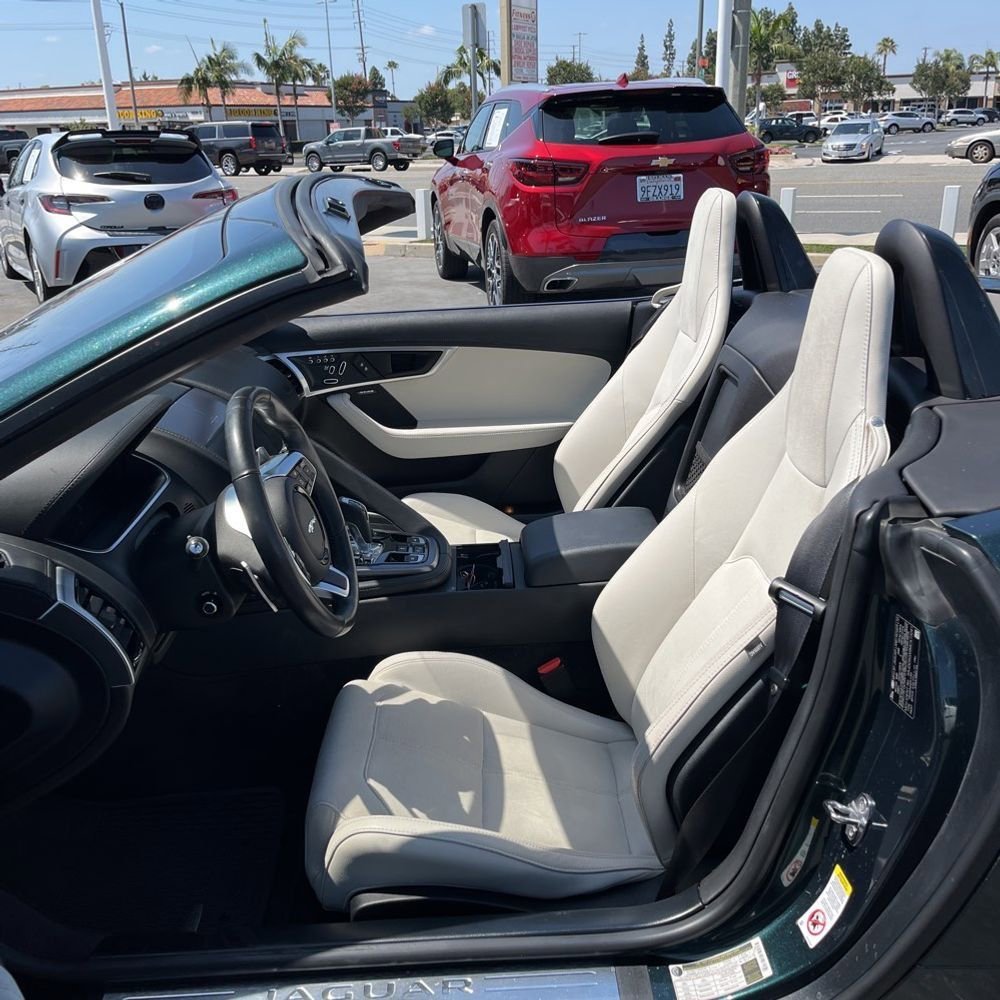 Used 2021 Jaguar F-TYPE Convertible RWD image 9