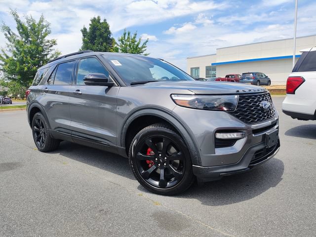 Used 2022 Ford Explorer ST w/ Equipment Group 401A AWD/4WD image 2