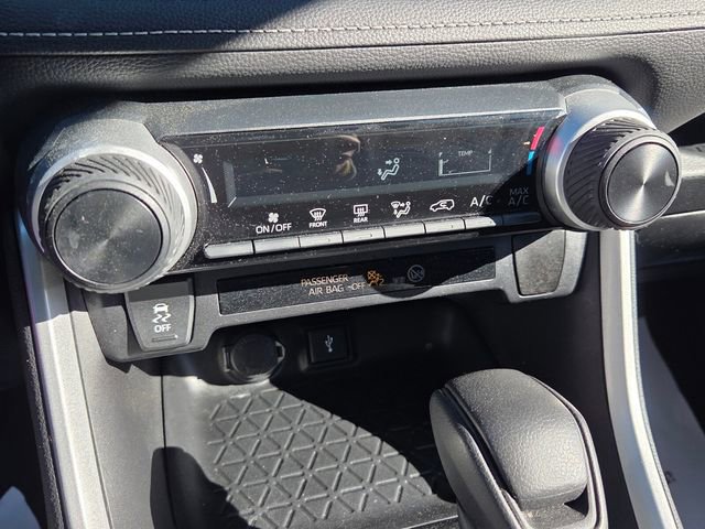 Used 2021 Toyota RAV4 LE image 20