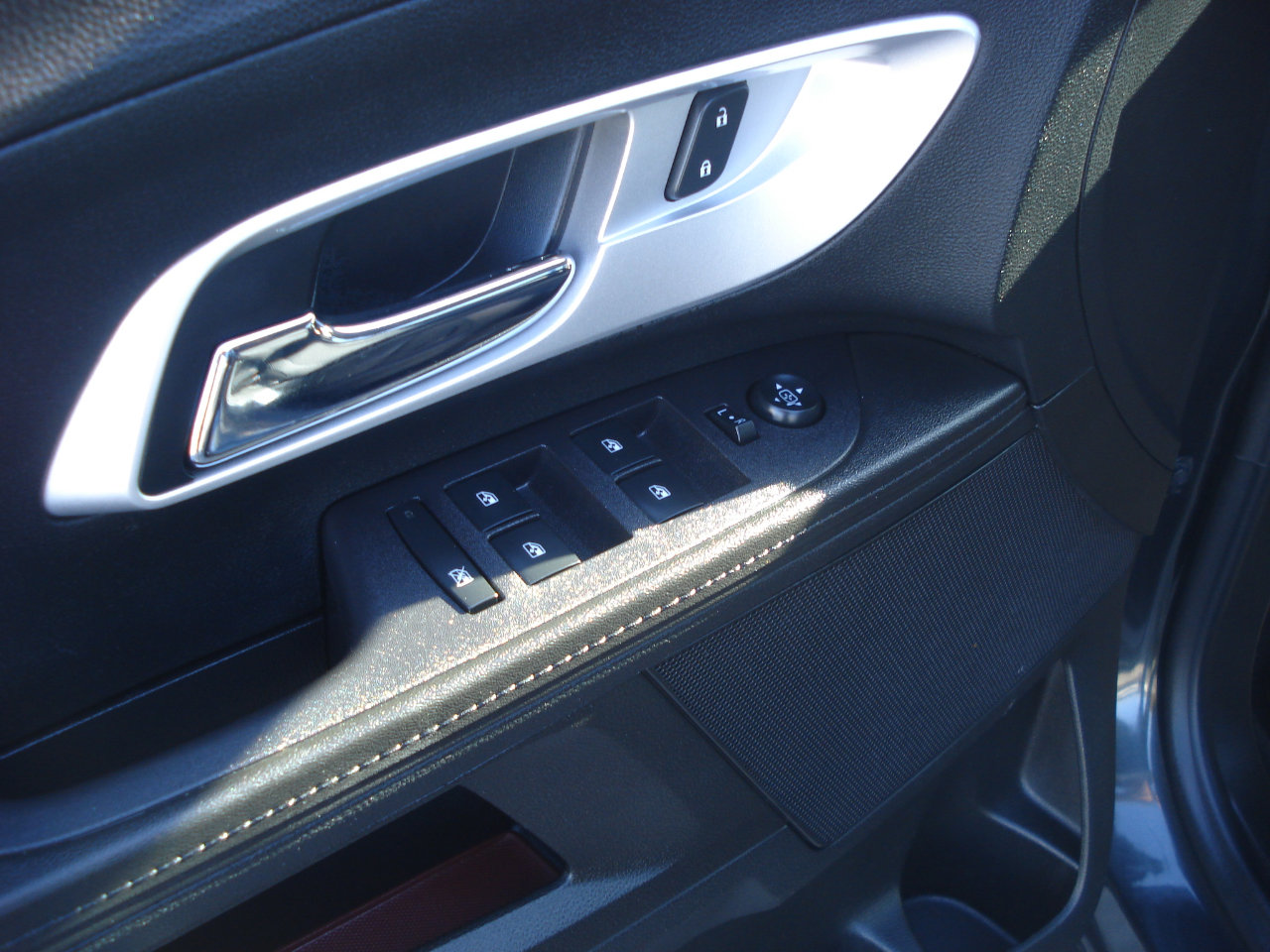 Used 2017 Chevrolet Equinox LS image 11