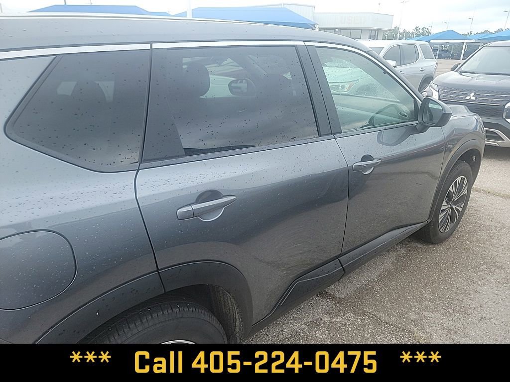 Used 2023 Nissan Rogue SV image 22