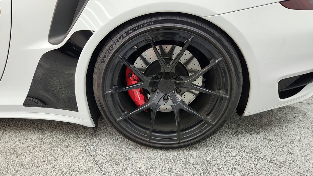 Used 2015 Porsche 911 Turbo AWD/4WD image 17