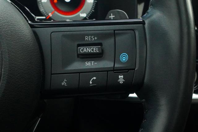 Used 2022 Nissan Pathfinder Platinum w/ Cargo Package image 18