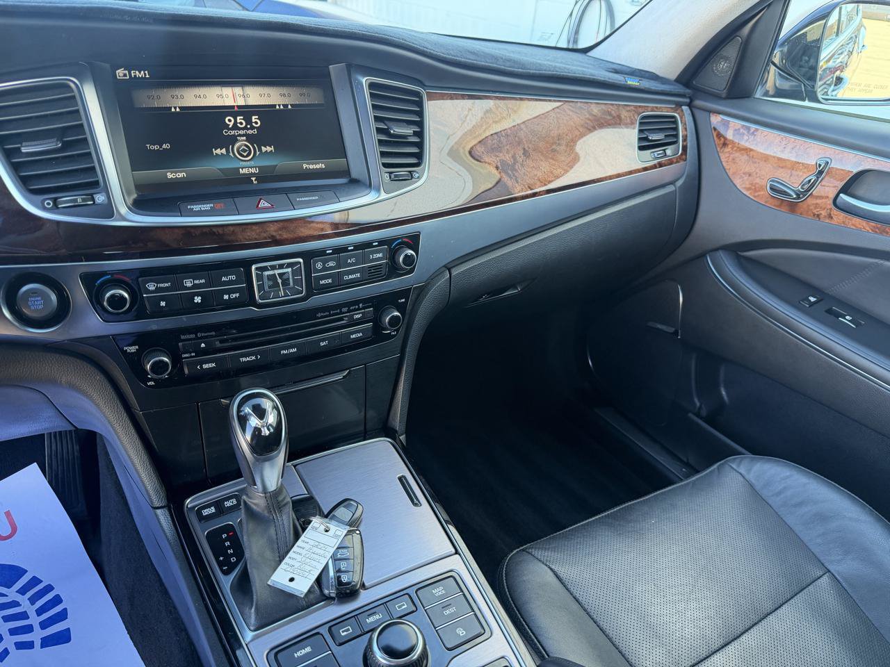 Used 2014 Hyundai Equus Signature RWD image 12