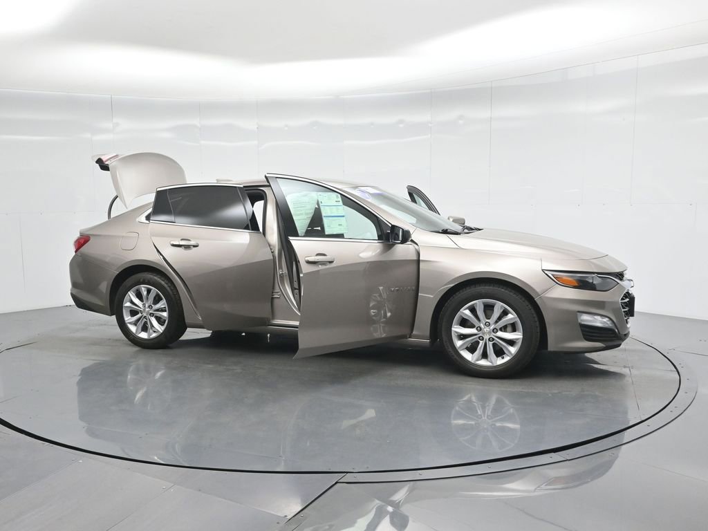 Used 2022 Chevrolet Malibu LT image 31