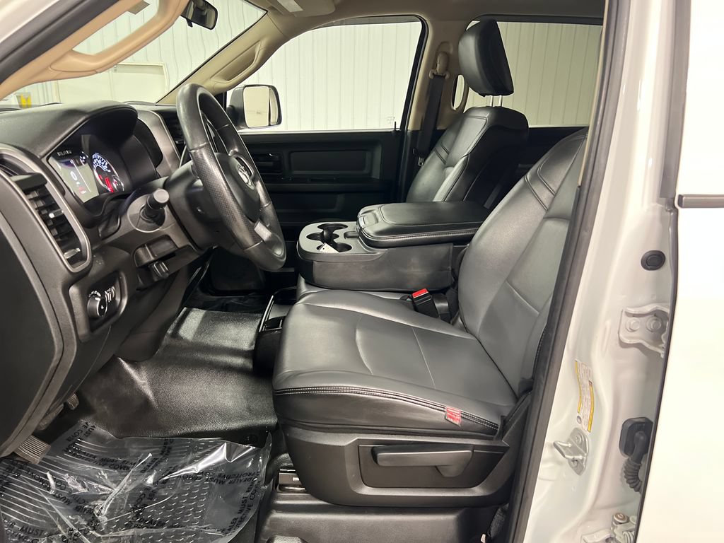 Used 2020 RAM 3500 Tradesman w/ Chrome Appearance Group AWD/4WD image 14
