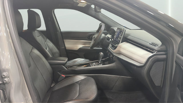 Used 2023 Jeep Compass Limited AWD/4WD image 13
