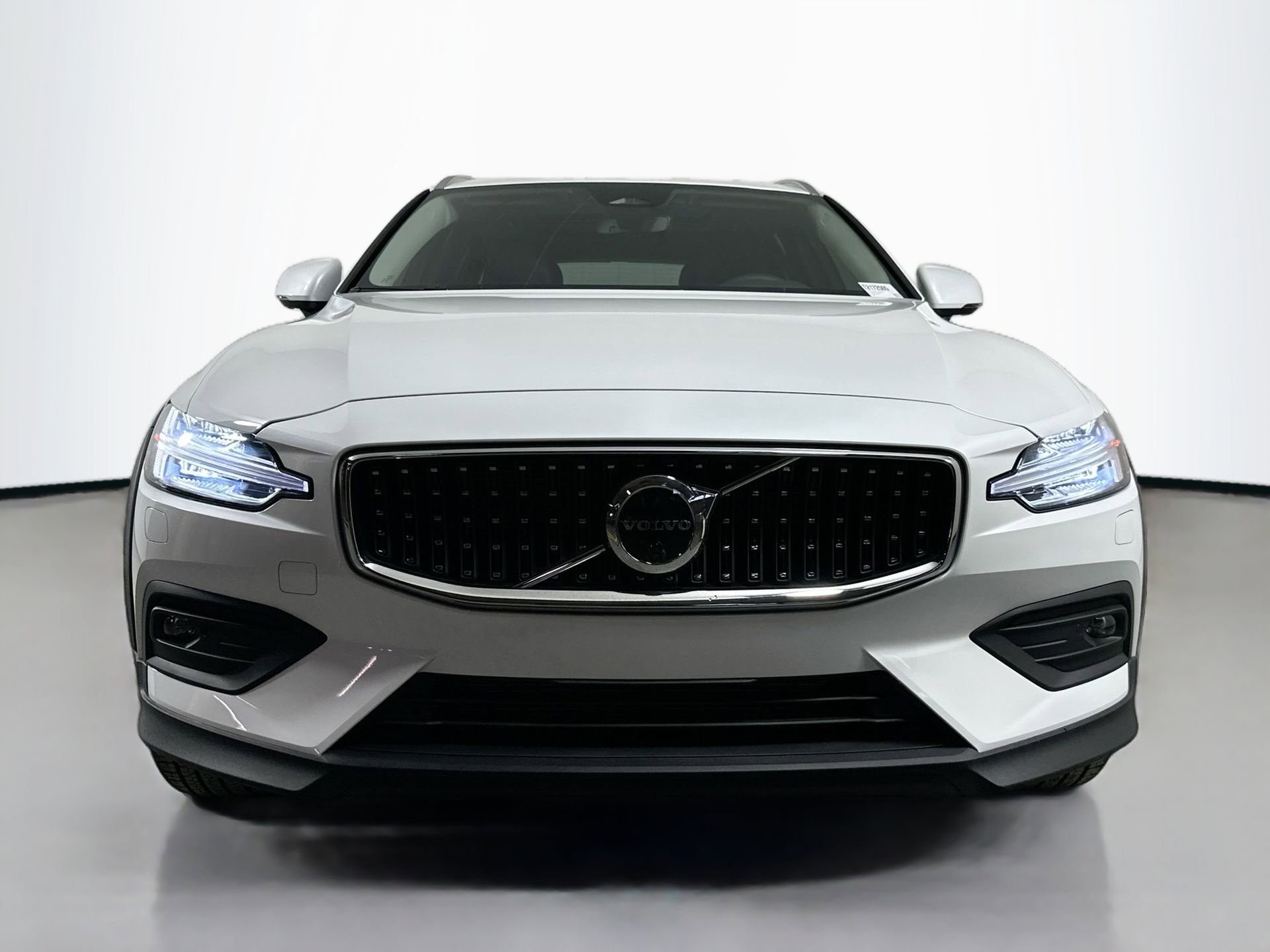 New 2026 Volvo V60 B5 Cross Country Plus w/ Protection Package Premier image 2