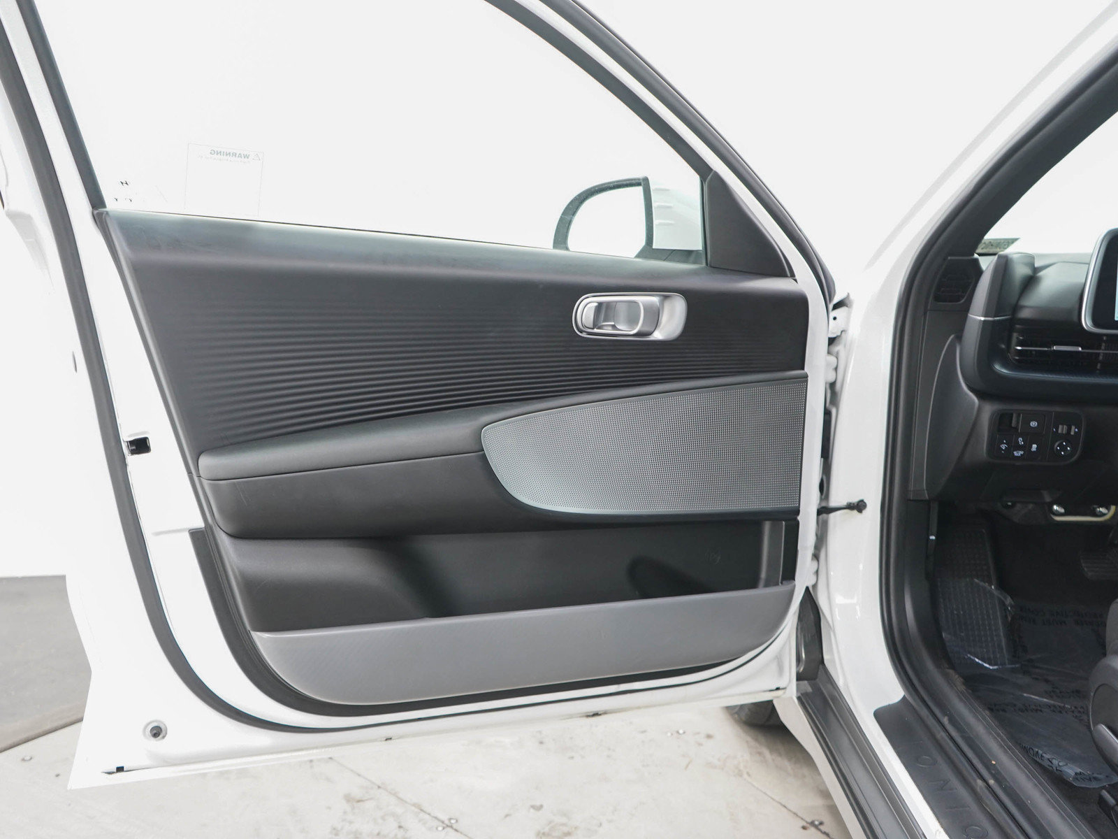 Used 2023 Hyundai Ioniq 6 SE AWD/4WD image 15