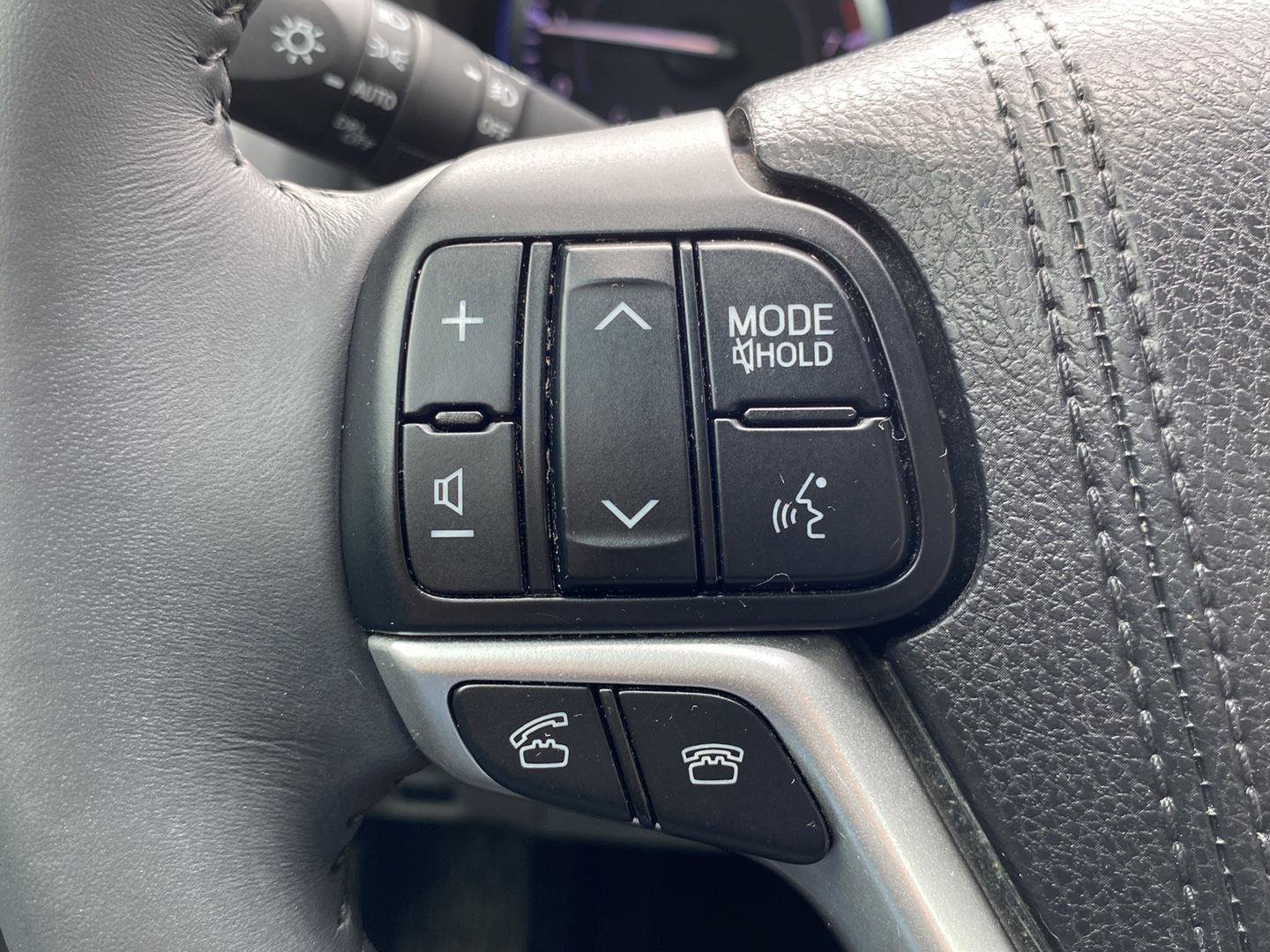 Used 2016 Toyota Highlander Plus FWD image 20