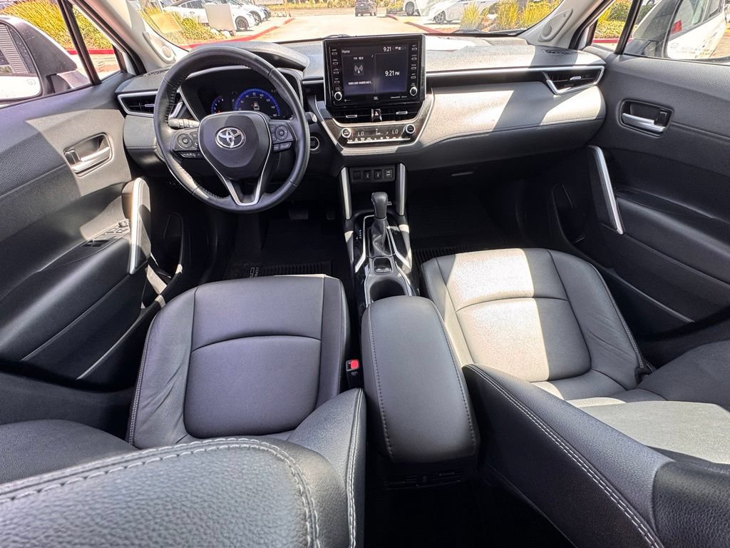 Used 2022 Toyota Corolla Cross XLE AWD/4WD image 19