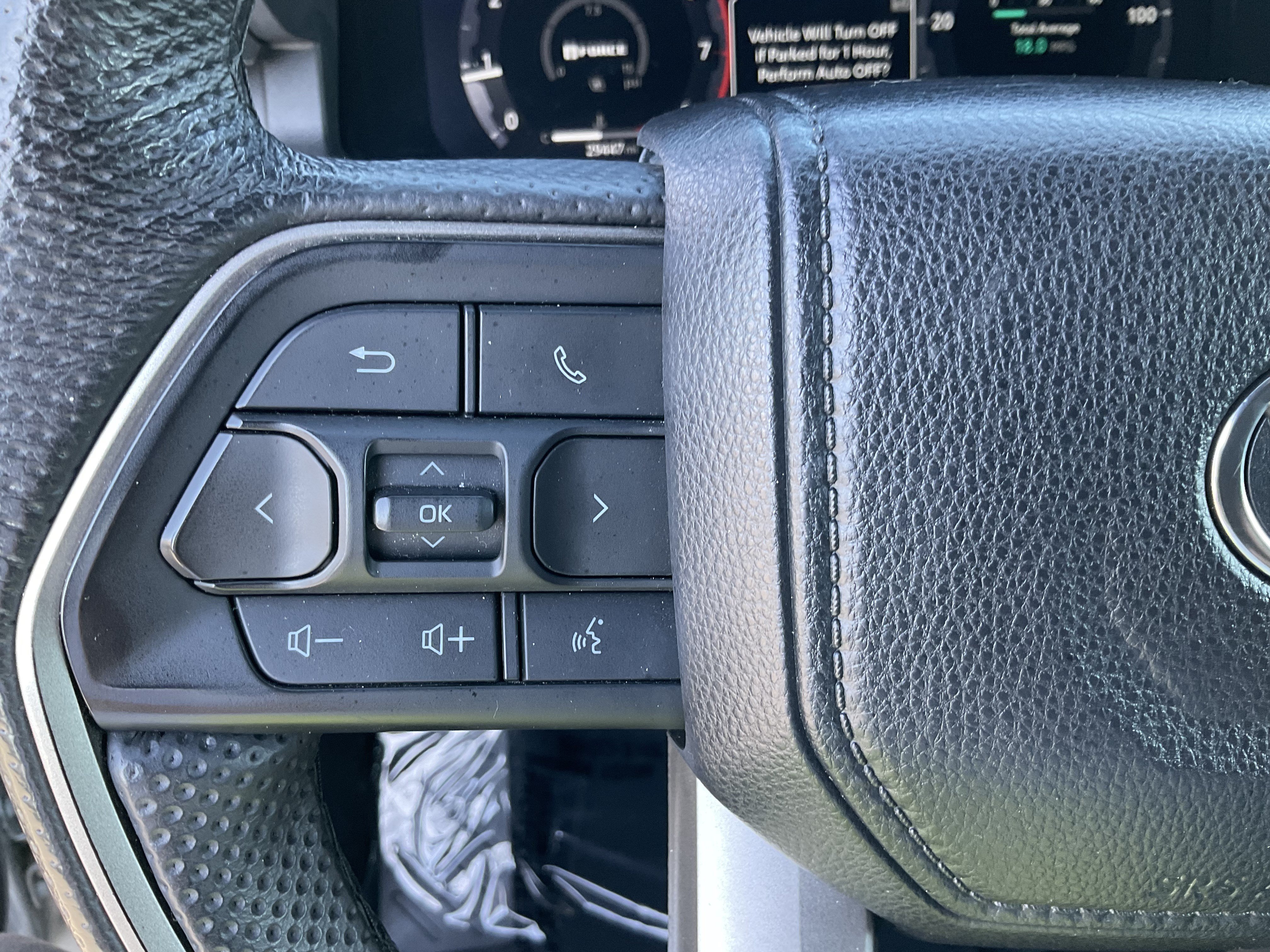 Used 2024 Toyota Tacoma TRD Off-Road AWD/4WD image 31