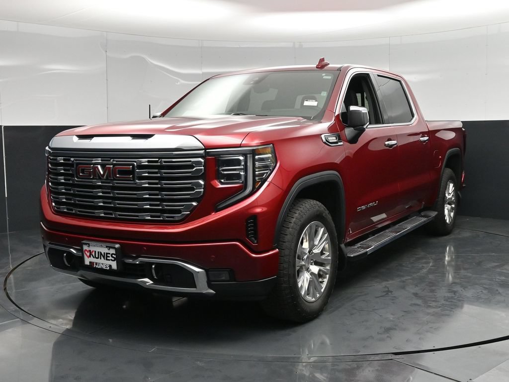 Used 2024 GMC Sierra 1500 Denali w/ Technology Package AWD/4WD image 7